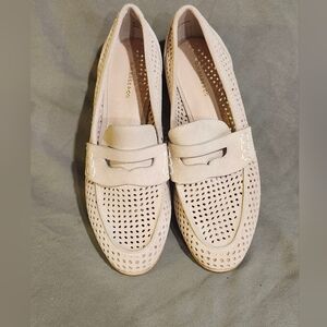 G.H. Bass & Co womens Ellie Suede powder pink loafers size 6M